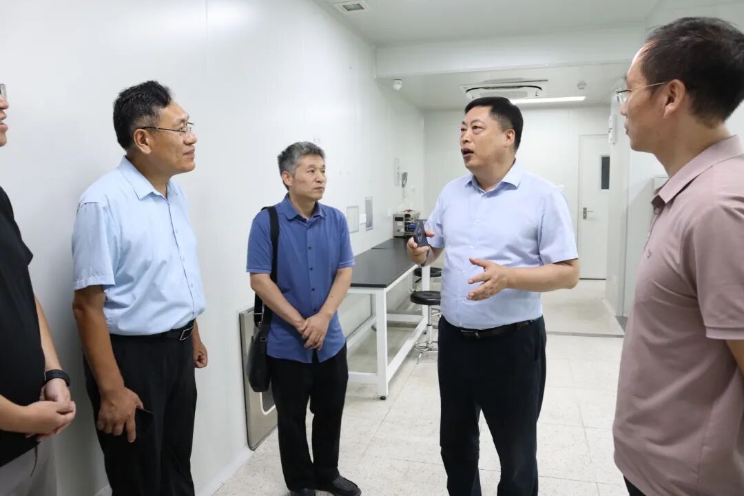 國(guó)家糧科院專(zhuān)家組蒞臨南京微測(cè)調(diào)研 國(guó)家糧科院專(zhuān)家組蒞臨南京微測(cè)調(diào)研