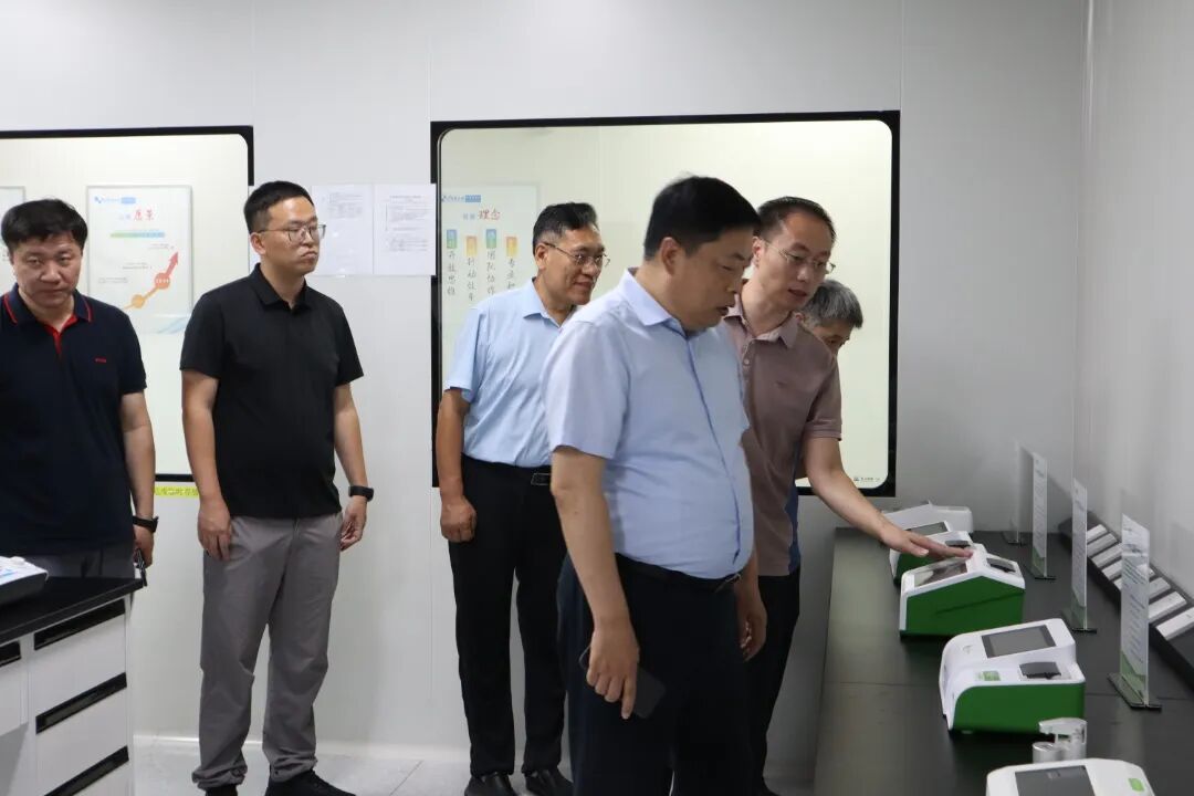 國(guó)家糧科院專(zhuān)家組蒞臨南京微測(cè)調(diào)研 國(guó)家糧科院專(zhuān)家組蒞臨南京微測(cè)調(diào)研